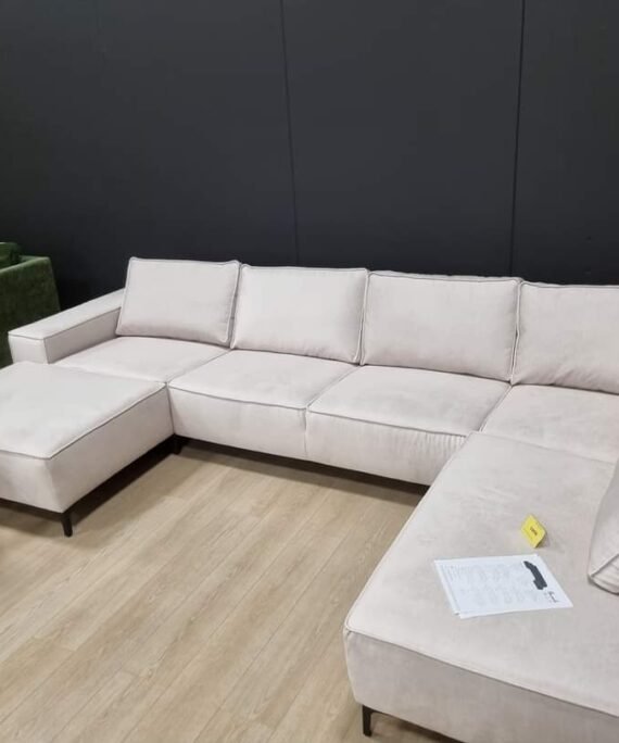 STURA DĪVĀNS BRUSSELS