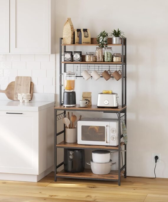 Virtuves plaukts ar rozetēm